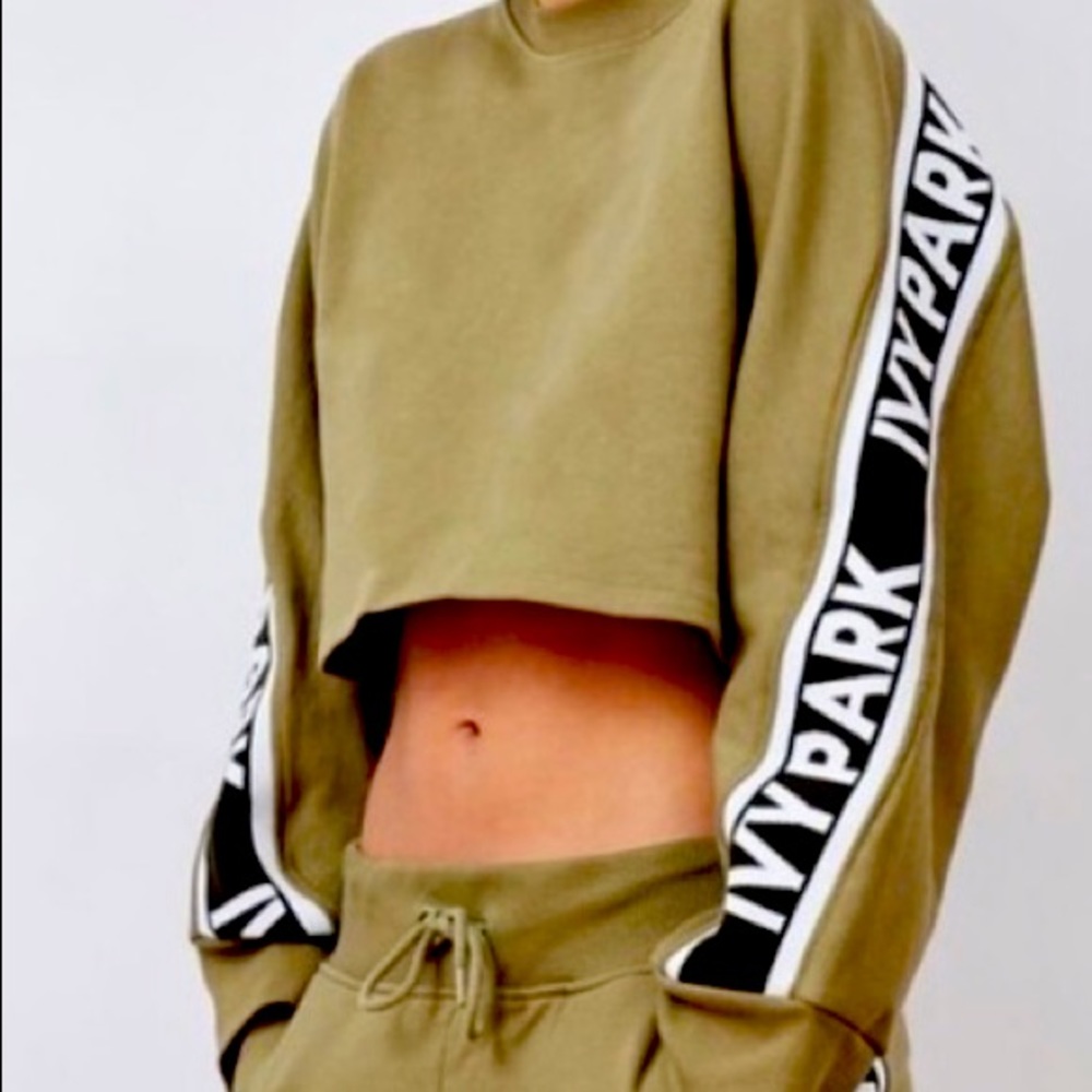 Women’s IVY PARK cropped sweatshirt